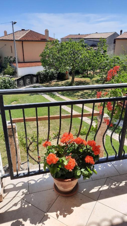 Apartments Grbin Ližnjan Exterior foto